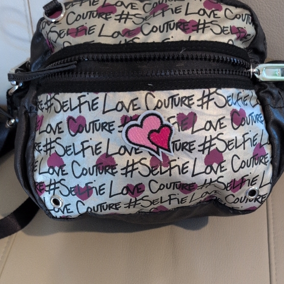 Juicy Couture Black and White Crossbody Bag with Pink Hearts - Picture 6 of 10